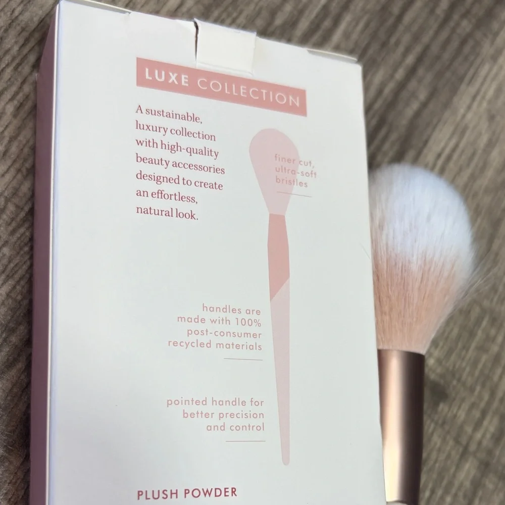 🌹5 for $25🌹EcoTools Plush Powder Brush